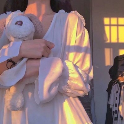 黑夜中的玻璃人偶